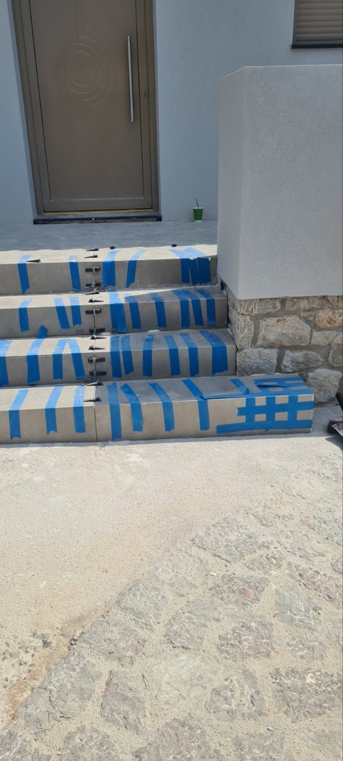 Λιθοδομή & εξωτερική είσοδος