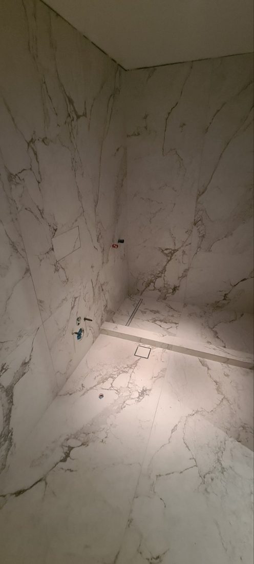 Επένδυση τοίχων με πλακάκι